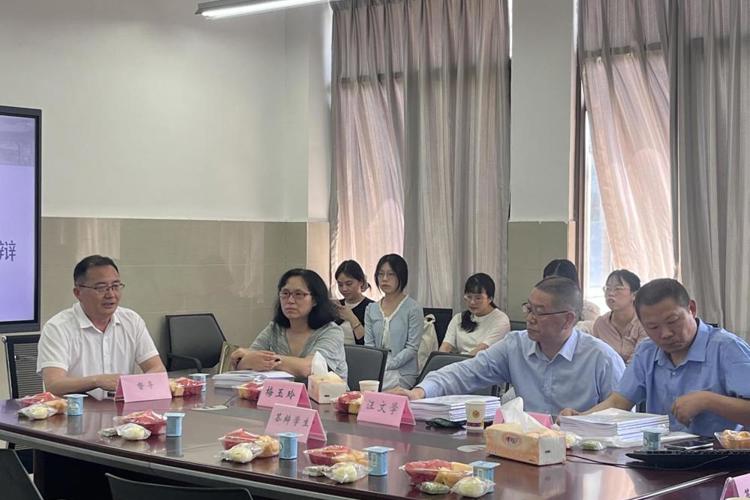 文学院中国古代文学专业 2023级硕士研究生学位论文答辩工作简报