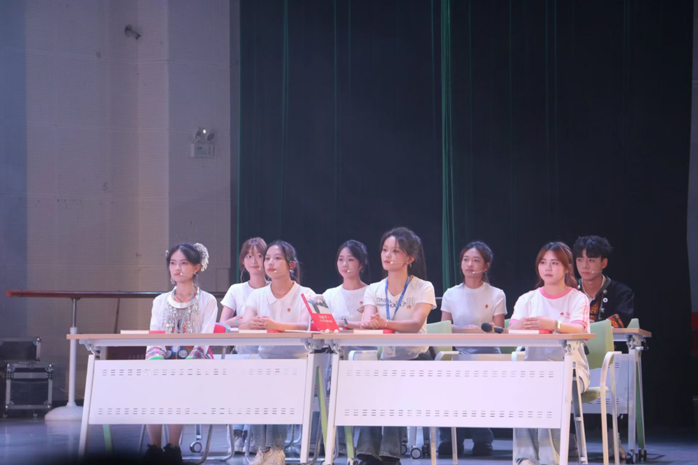 团学图片2